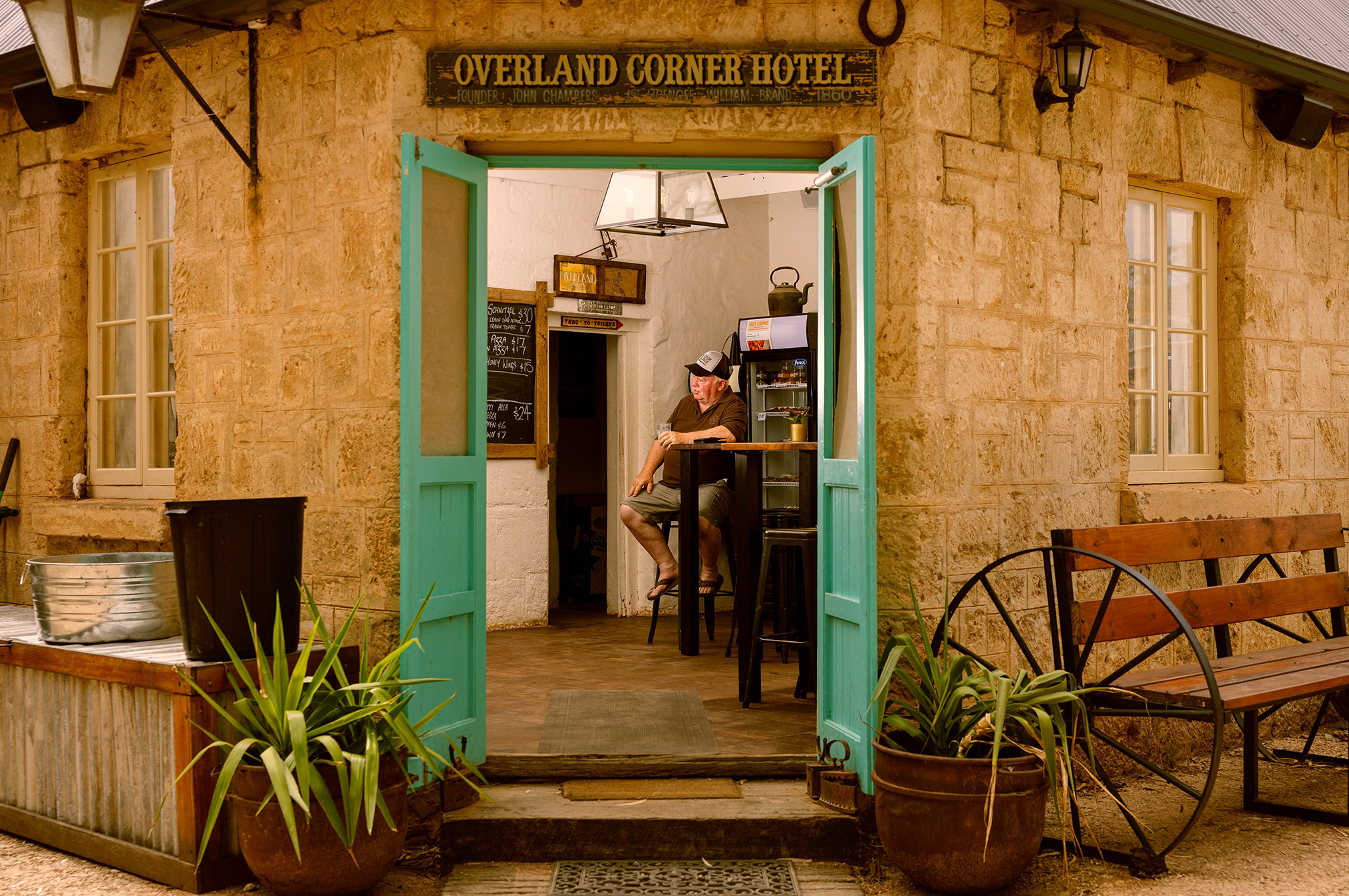 Overland Corner Hotel Header 2028X1347