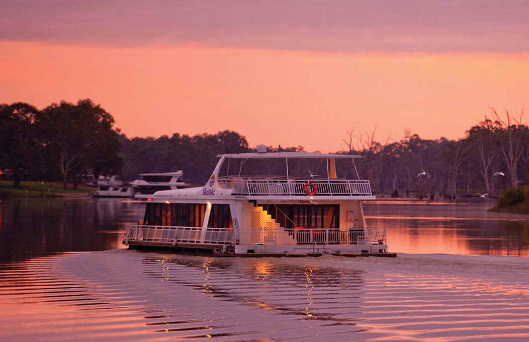 Hire options in the Murray River, Lakes and Coorong