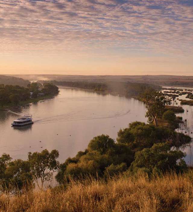Outdoor activities and things to do in the Murray River, Lakes and Coorong