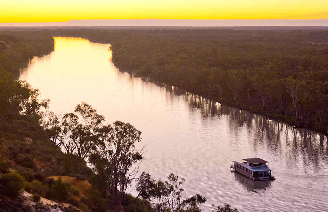 House boating on the Murray River SA Tourism